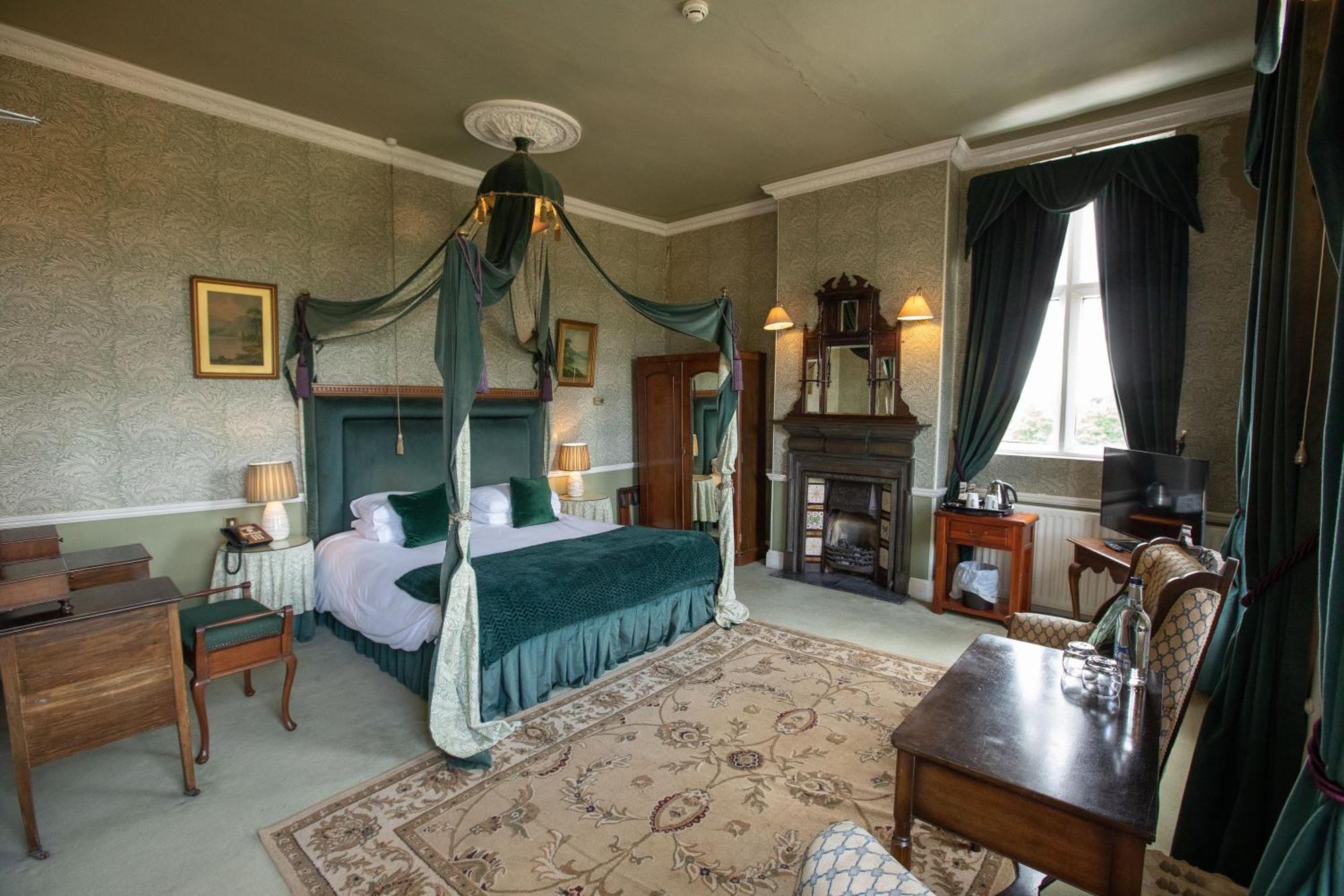 Grafton Manor Hotel บรอมส์โกรฟ ภายนอก รูปภาพ